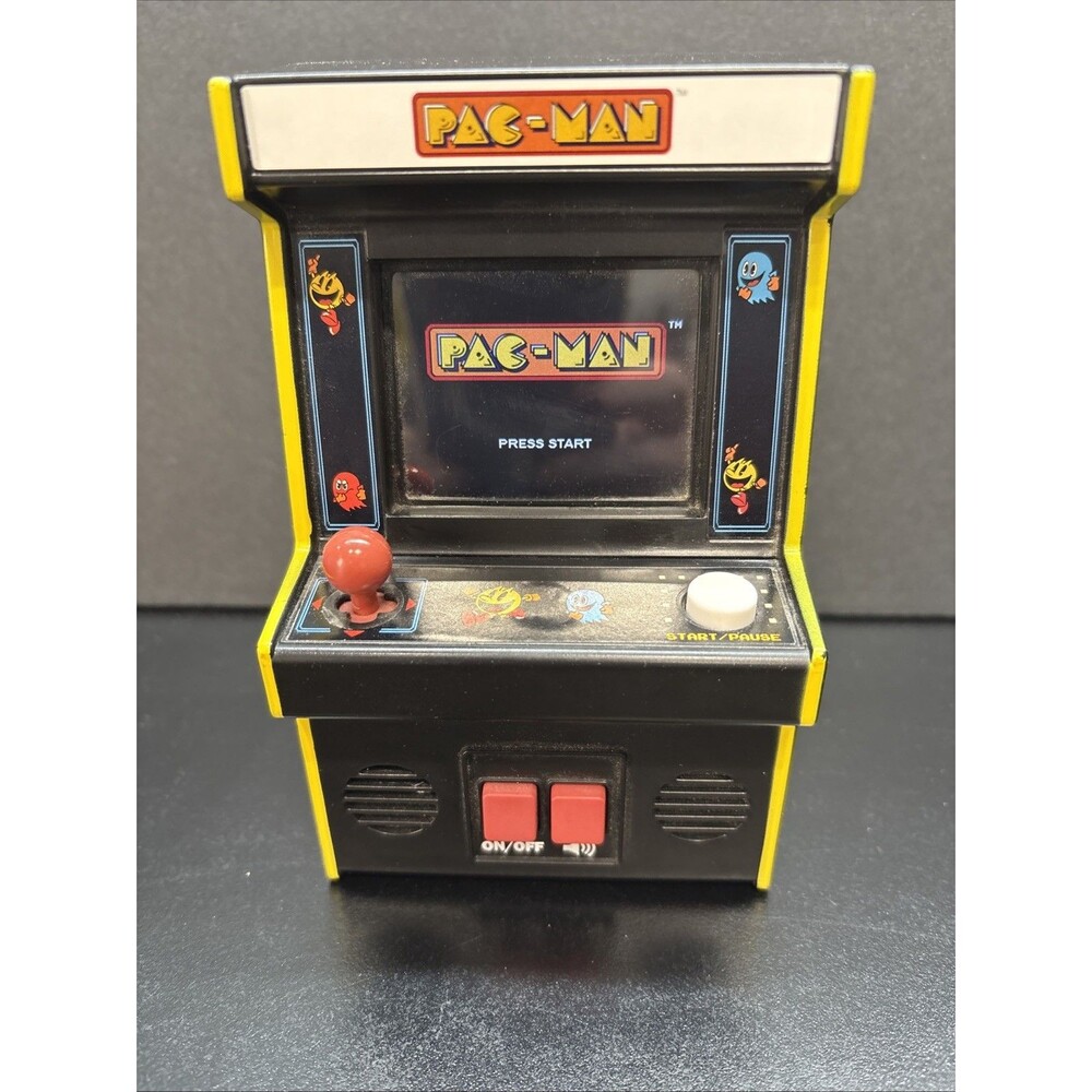 Pac-Man Retro Mini Arcade Classic Game 2009 Bandai Namco Color Screen # 09545